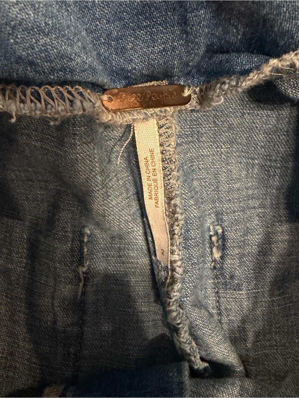 FREE PEOPLE Carrot Pleated Ankle Button Fly Jean Size 2 - Picture 9 of 9